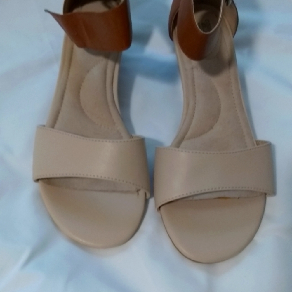 Sandals size 9 for women